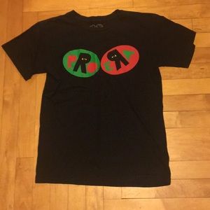 Mens tee shirt